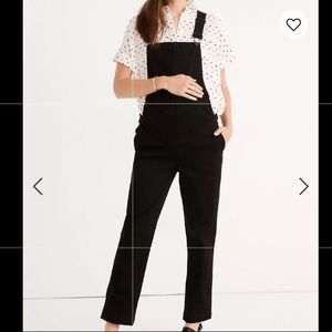 Madewell Maternity Straight-Leg Overalls in Carbondale Wash / black Size Medium